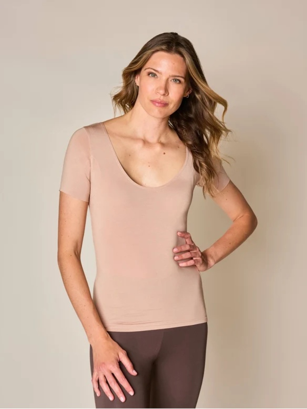 NUMI The Signature Undershirt Tee in Almond NWT